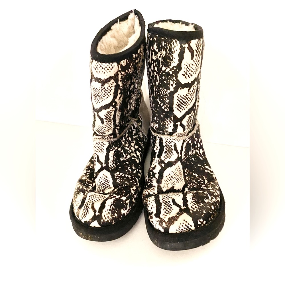 Limited Collection Fur Ugg Boot Size 6 Hairy Cheetah or Leopard Print